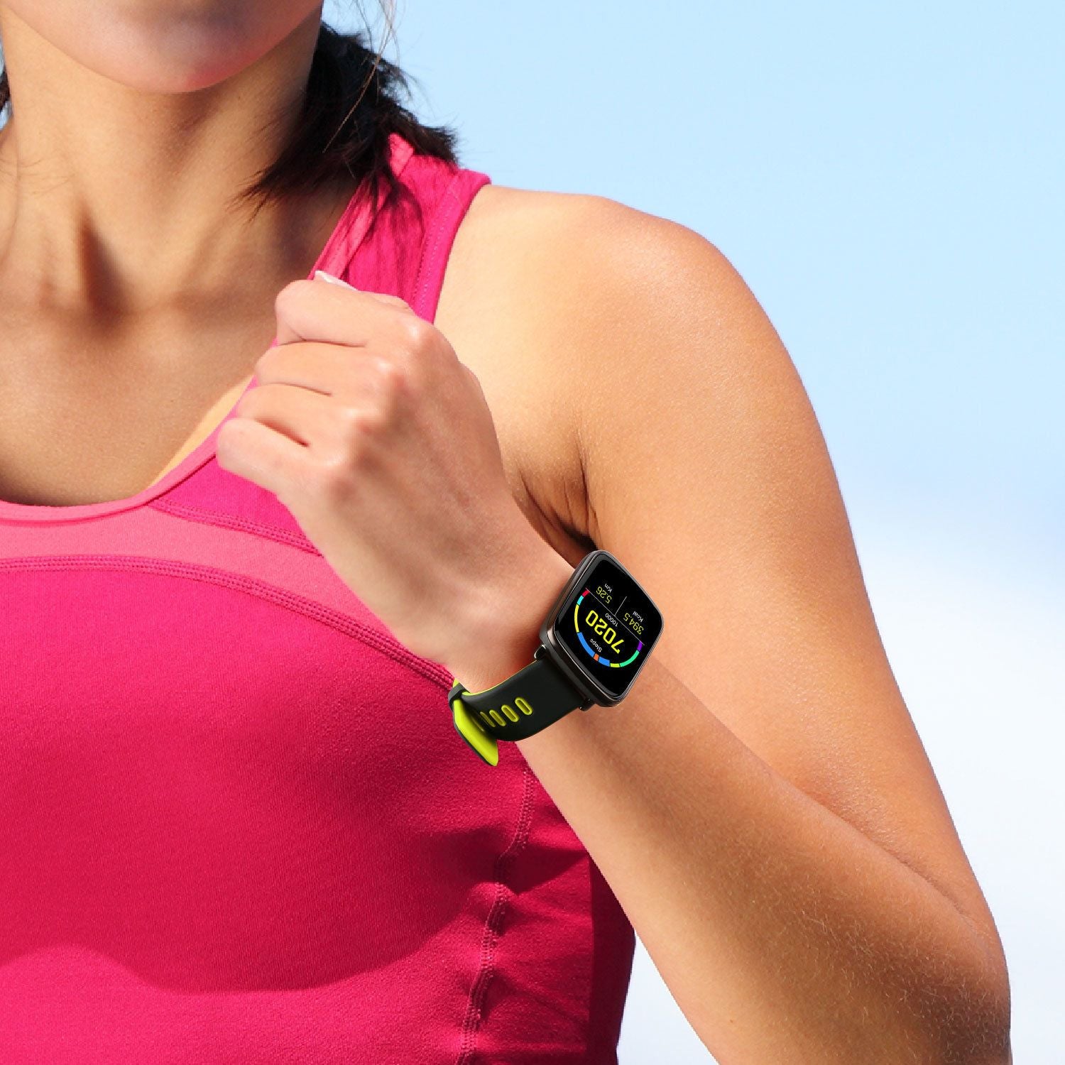 Distance tracker smartwatch in black and yellow strap color